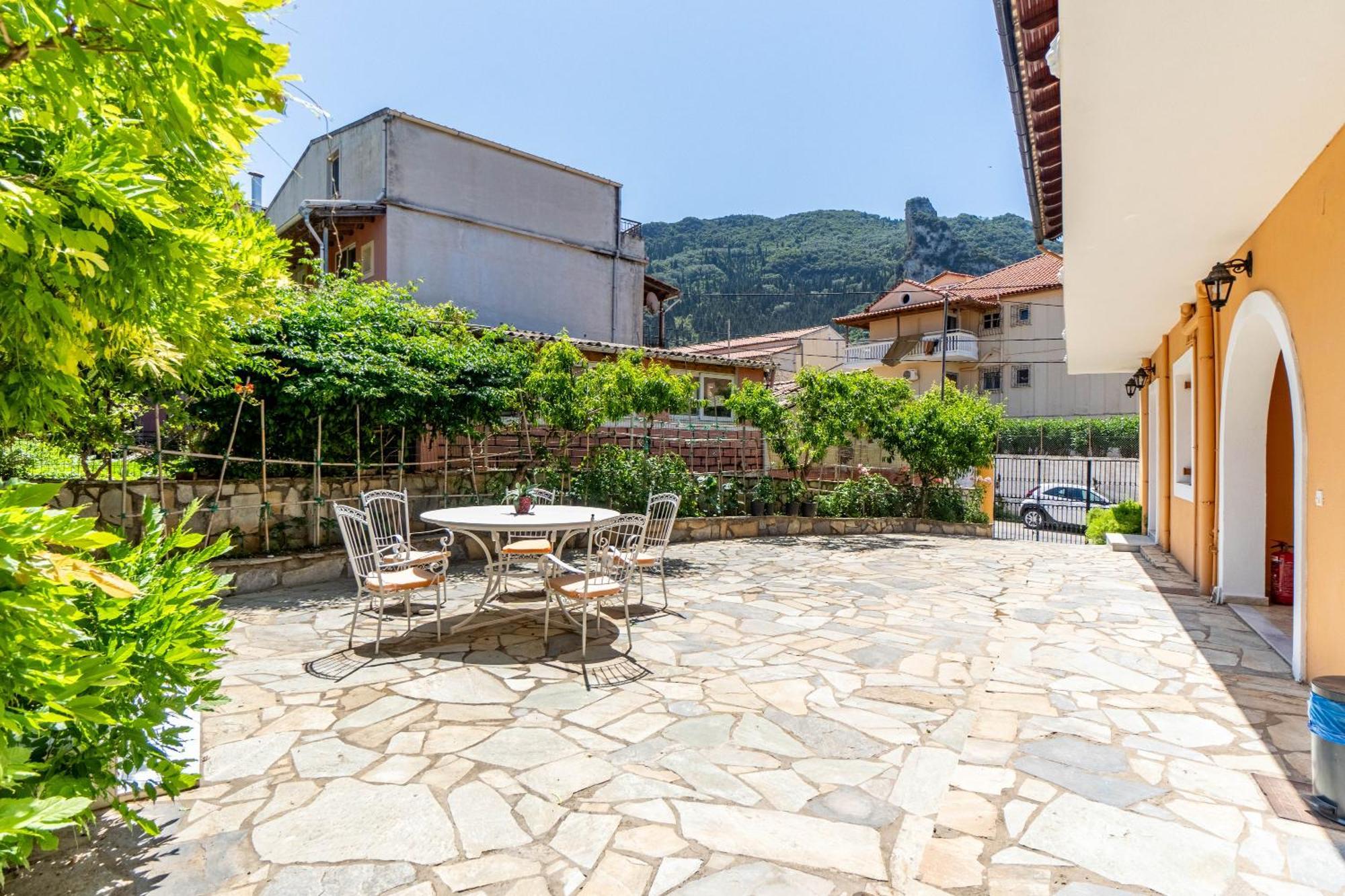 Mires House Side First Floor 8 Appartement *